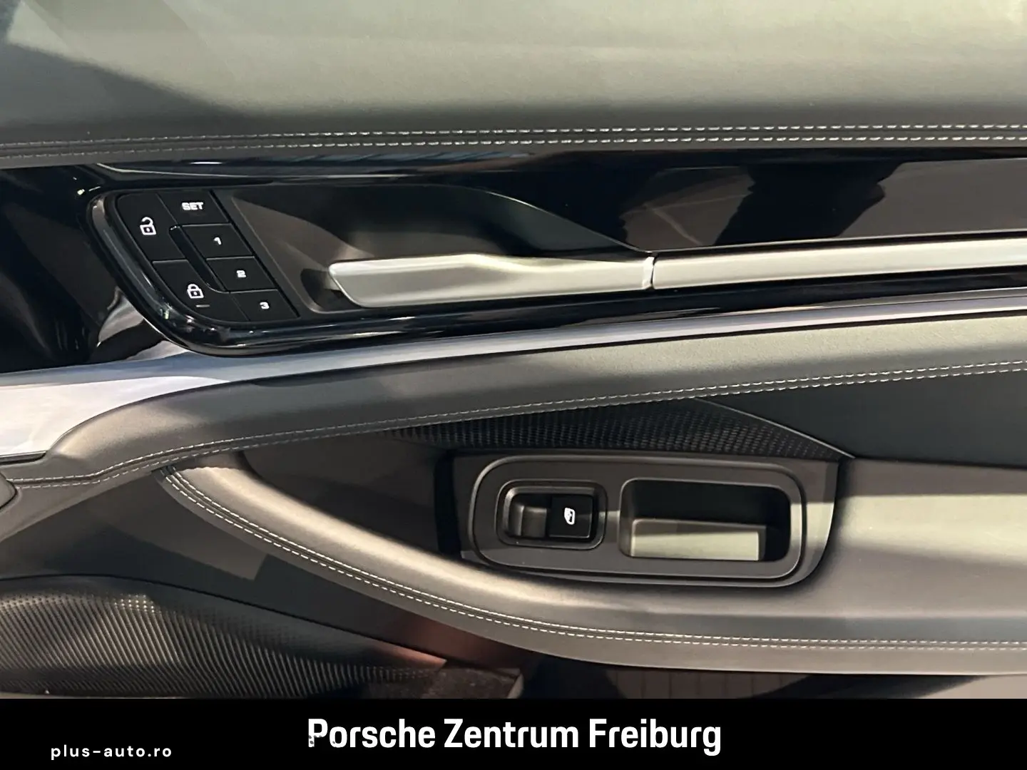PORSCHE Panamera 4S E-Hybrid InnoDrive HA-Lenkung HUD