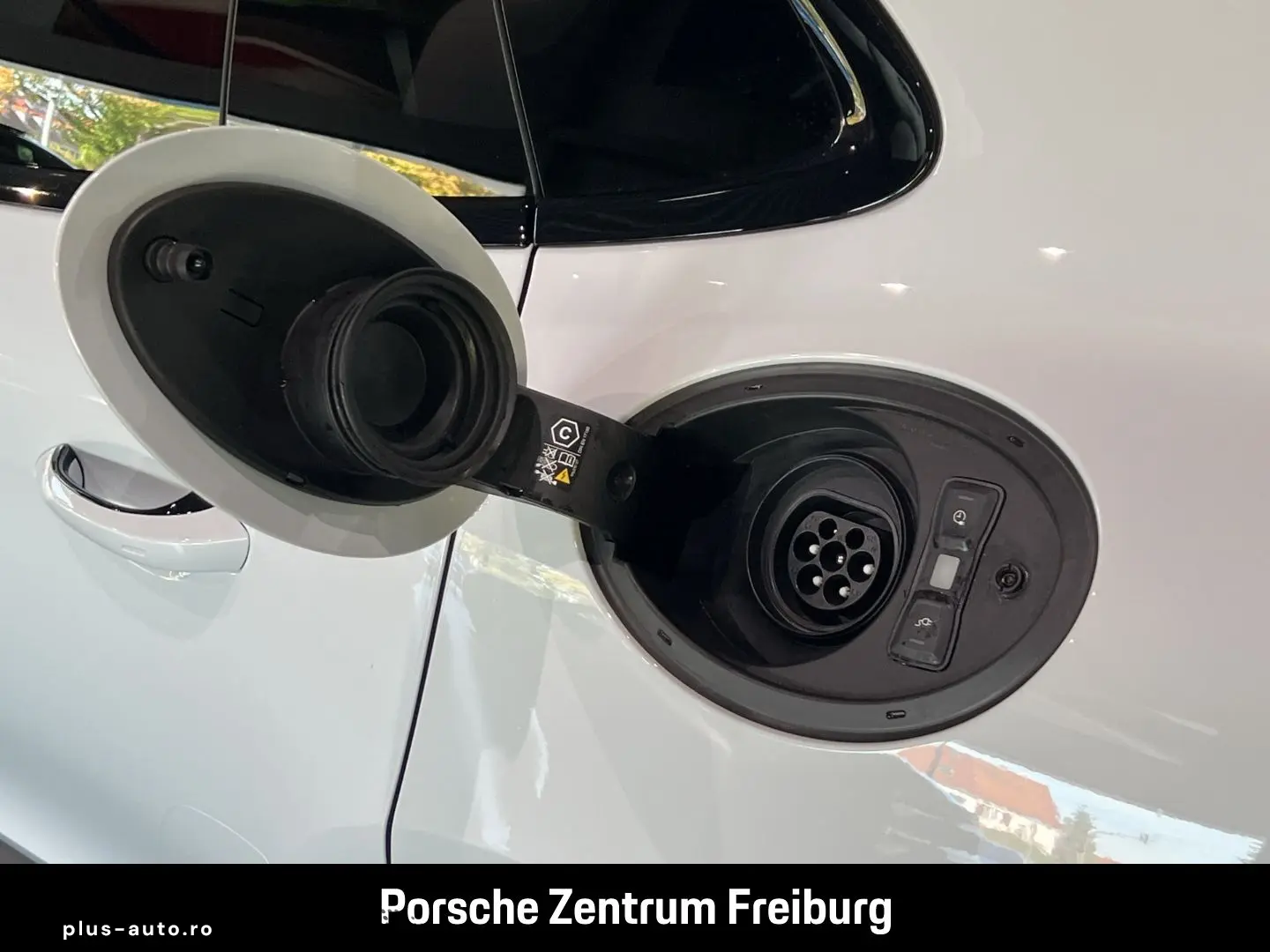 PORSCHE Panamera 4S E-Hybrid InnoDrive HA-Lenkung HUD