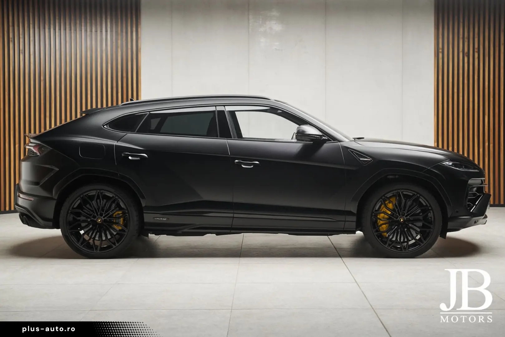LAMBORGHINI Urus SE Panorama 3D B&O Carbon 23 Zoll