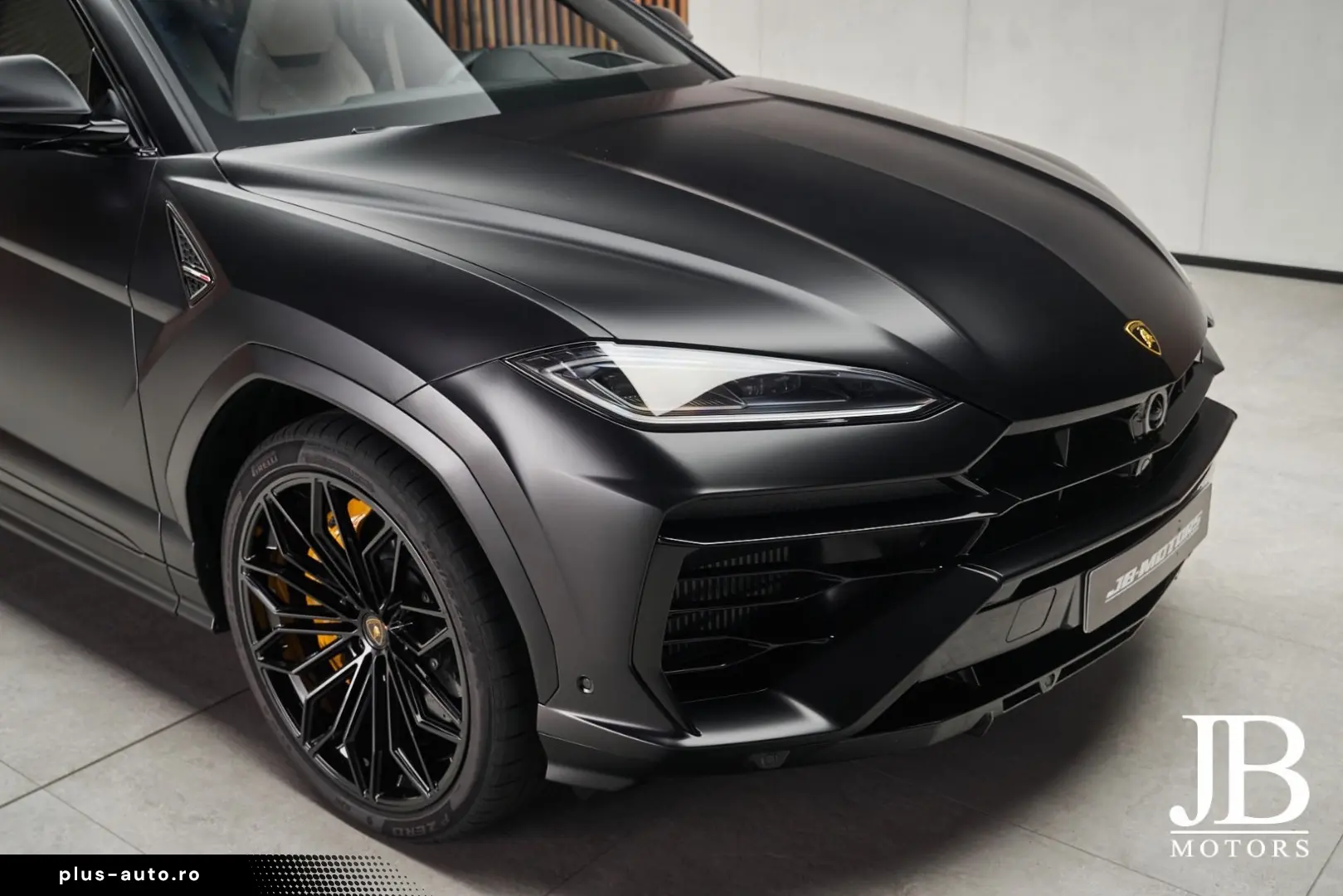 LAMBORGHINI Urus SE Panorama 3D B&O Carbon 23 Zoll