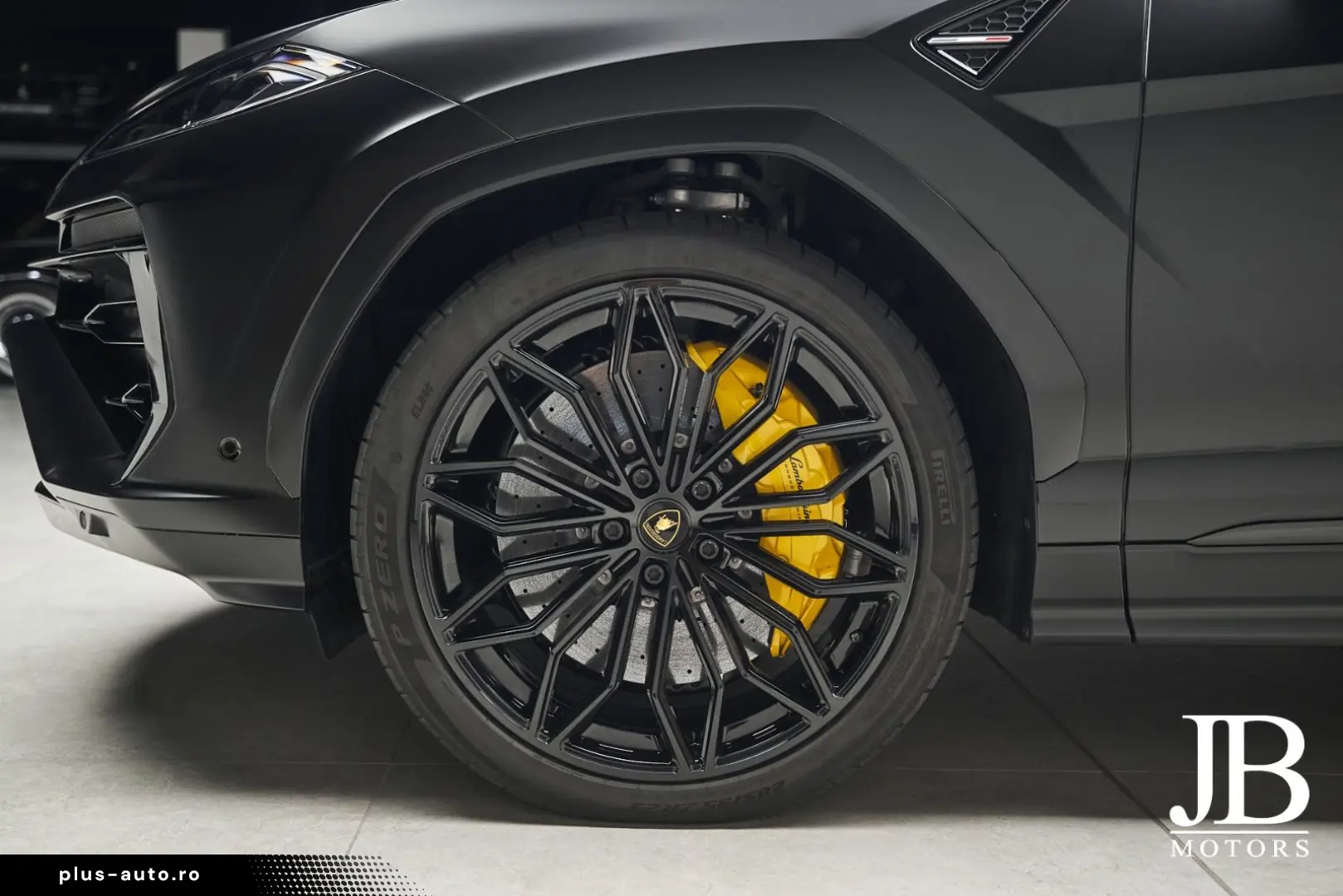 LAMBORGHINI Urus SE Panorama 3D B&O Carbon 23 Zoll