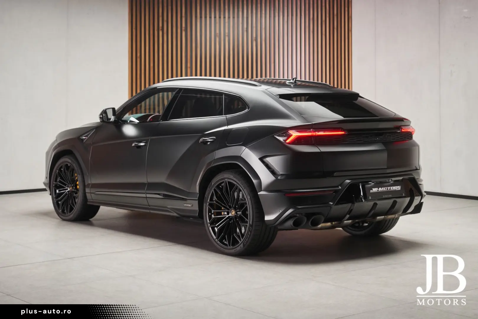 LAMBORGHINI Urus SE Panorama 3D B&O Carbon 23 Zoll