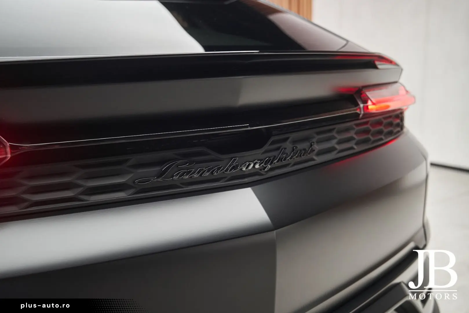 LAMBORGHINI Urus SE Panorama 3D B&O Carbon 23 Zoll