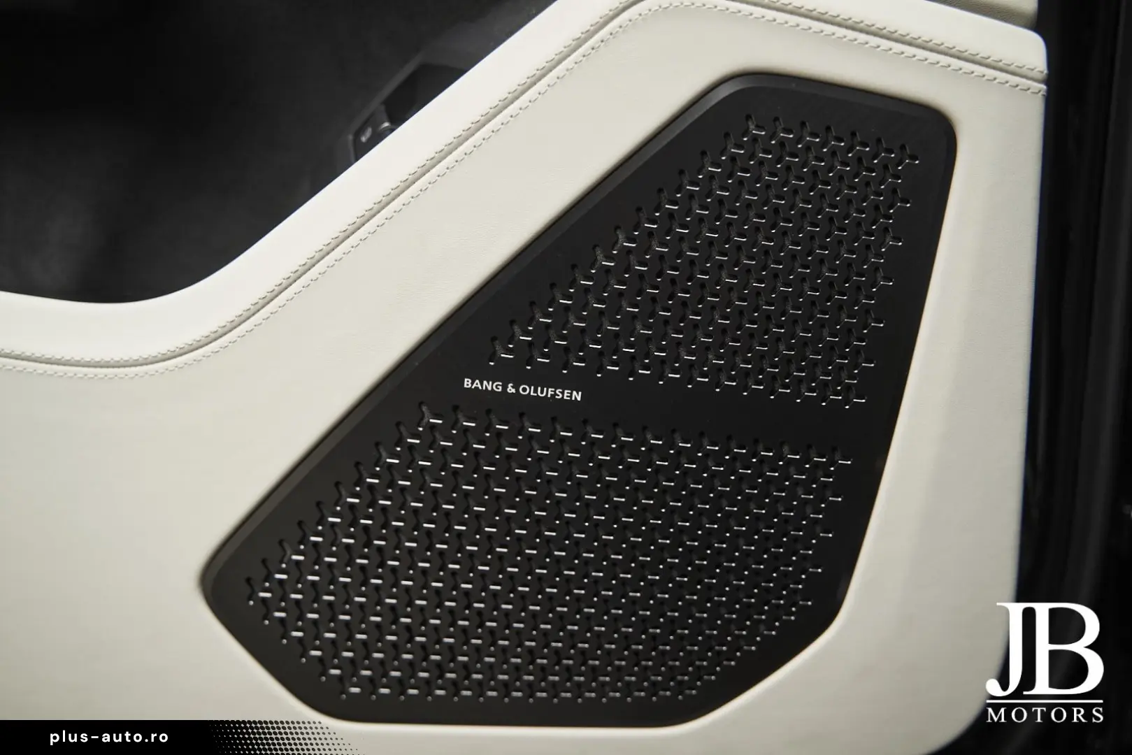 LAMBORGHINI Urus SE Panorama 3D B&O Carbon 23 Zoll