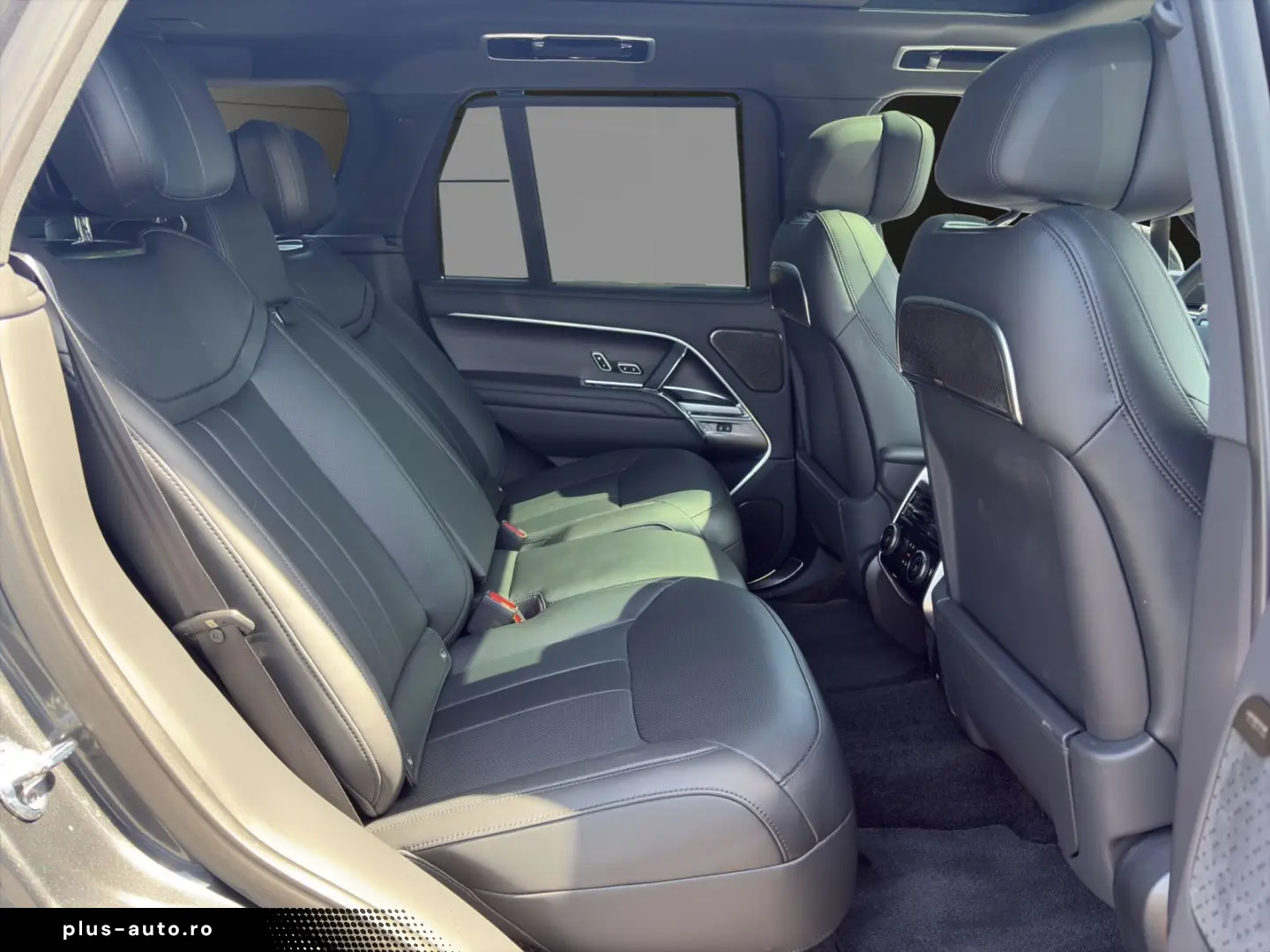 LAND ROVER Range Rover P550e Plug-in-Hybrid Autobiography
