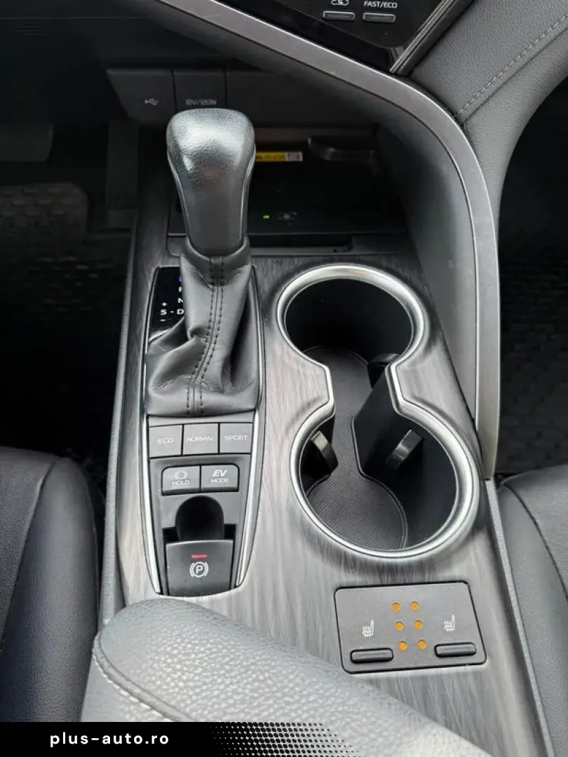 Toyota Camry Dynamic 2.5 Hybrid 218 Cp