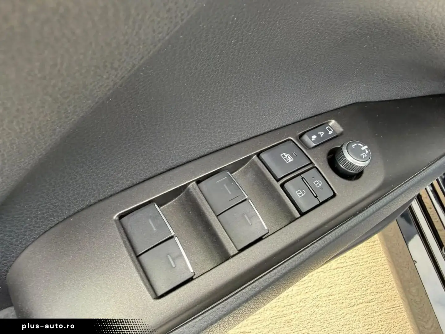 Toyota Camry Dynamic 2.5 Hybrid 218 Cp