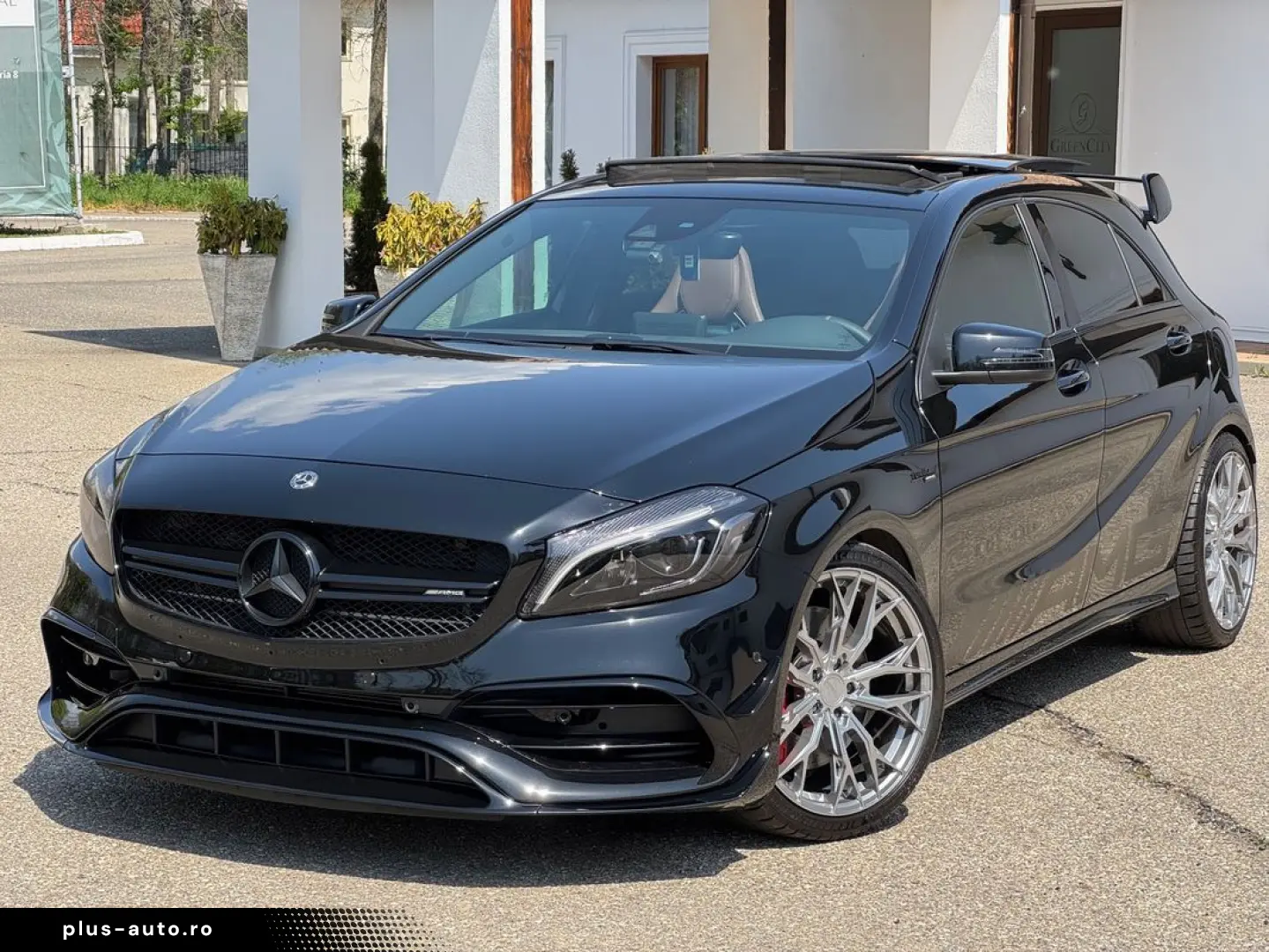 Mercedes-Benz A-45-Amg