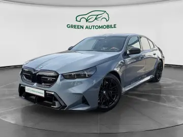 Noul BMW M5 G90 - Individual   727 CP