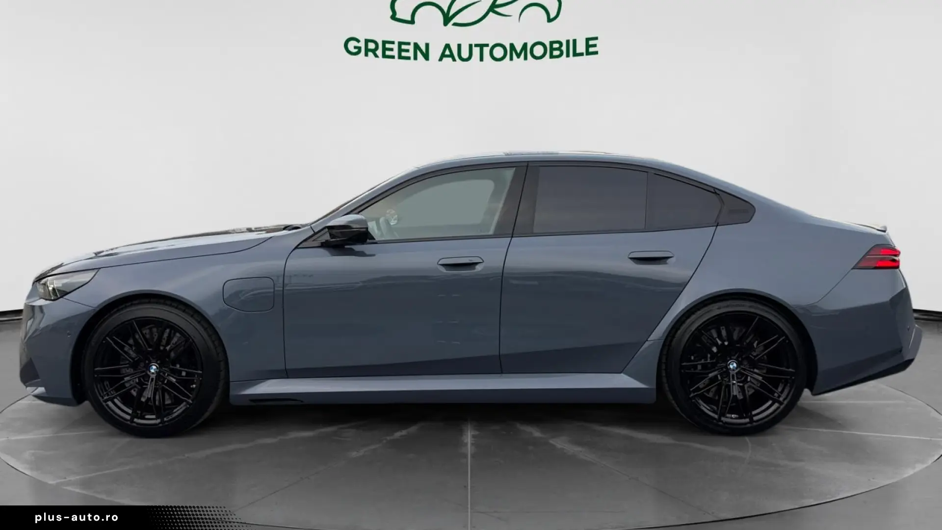 Noul BMW M5 G90 - Individual   727 CP