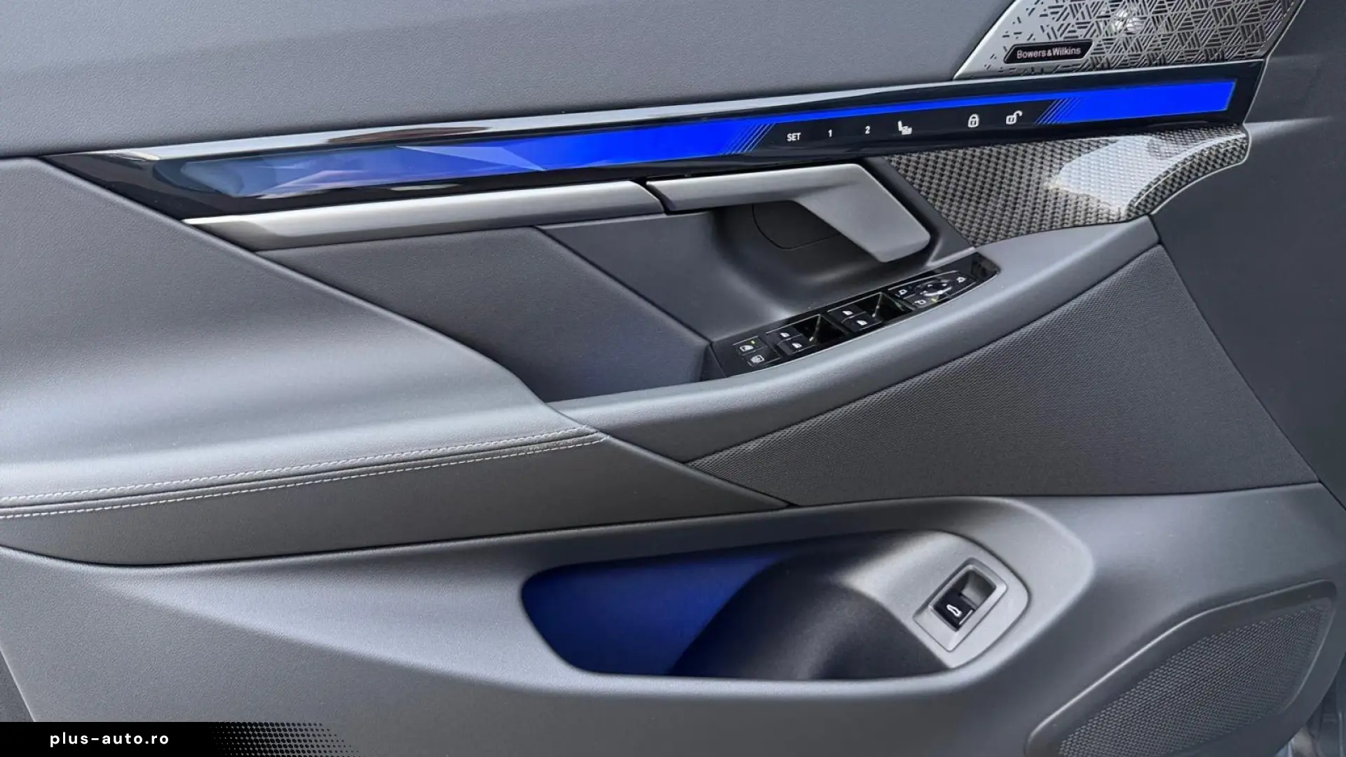 Noul BMW M5 G90 - Individual   727 CP