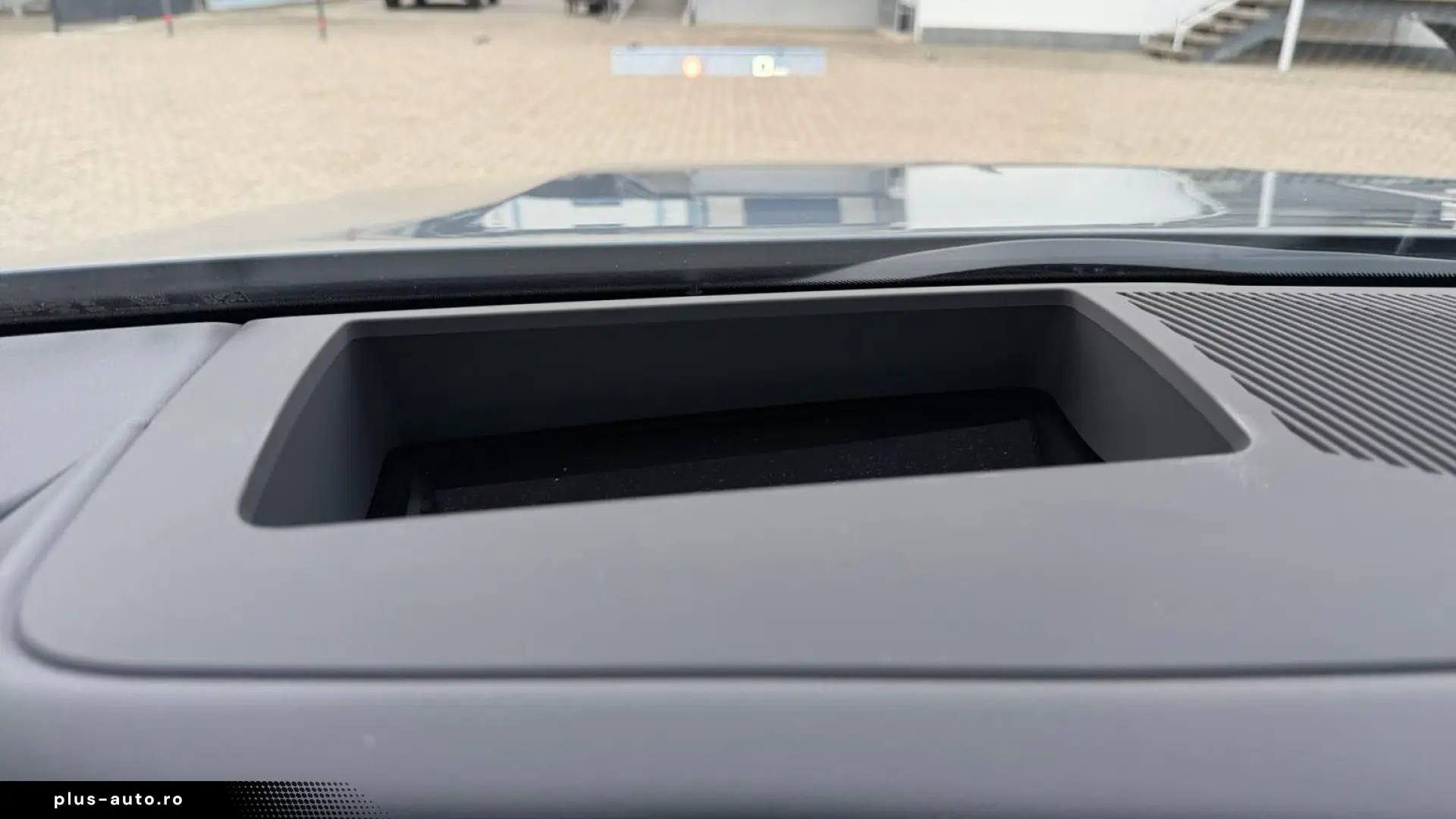 Noul BMW M5 G90 - Individual   727 CP