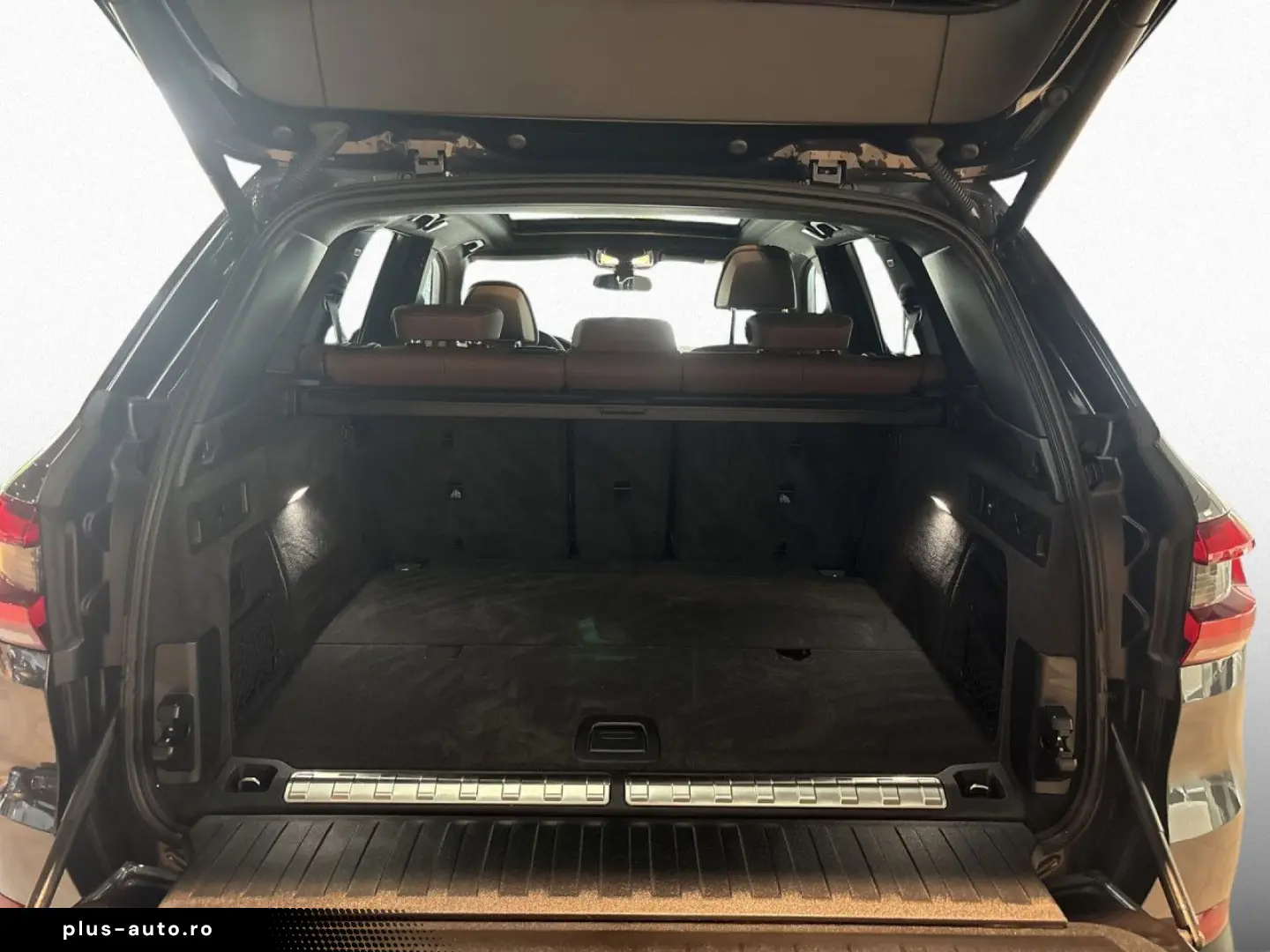 BMW X5 xD45e xLine AdLED DAPr Massage 2ACHS Pano AHK