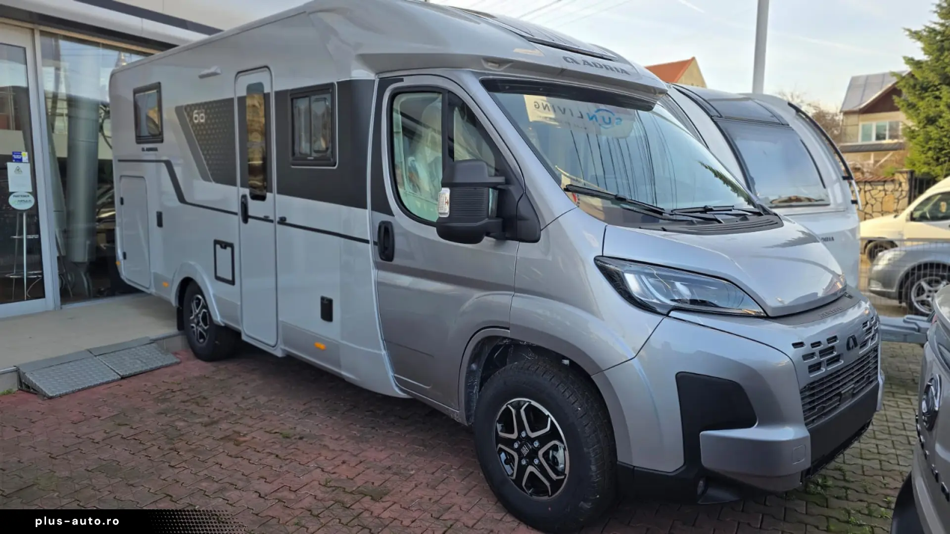 Autorulotă Adria Compact DL 60Y - 4 persoane