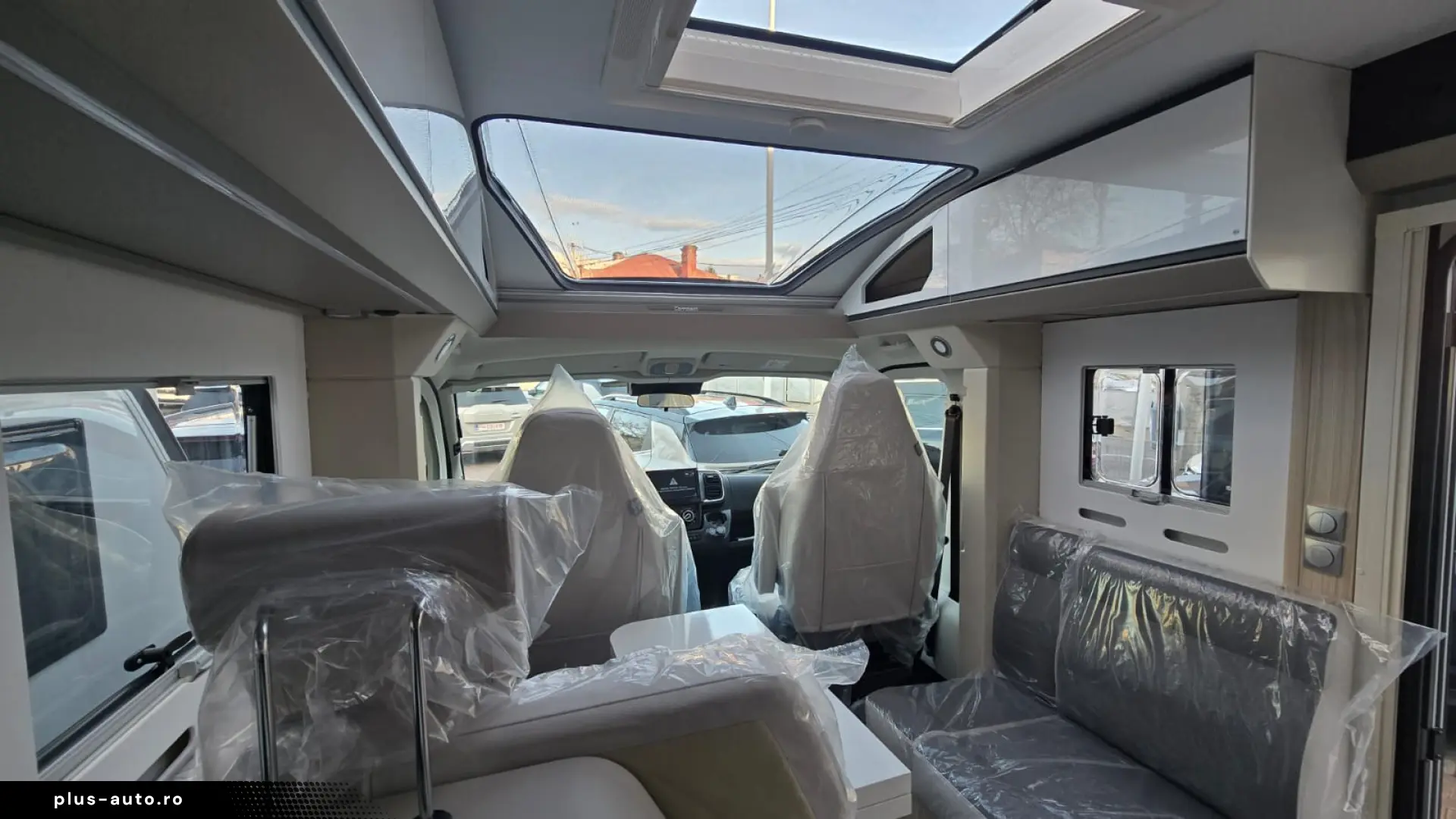 Autorulotă Adria Compact DL 60Y - 4 persoane