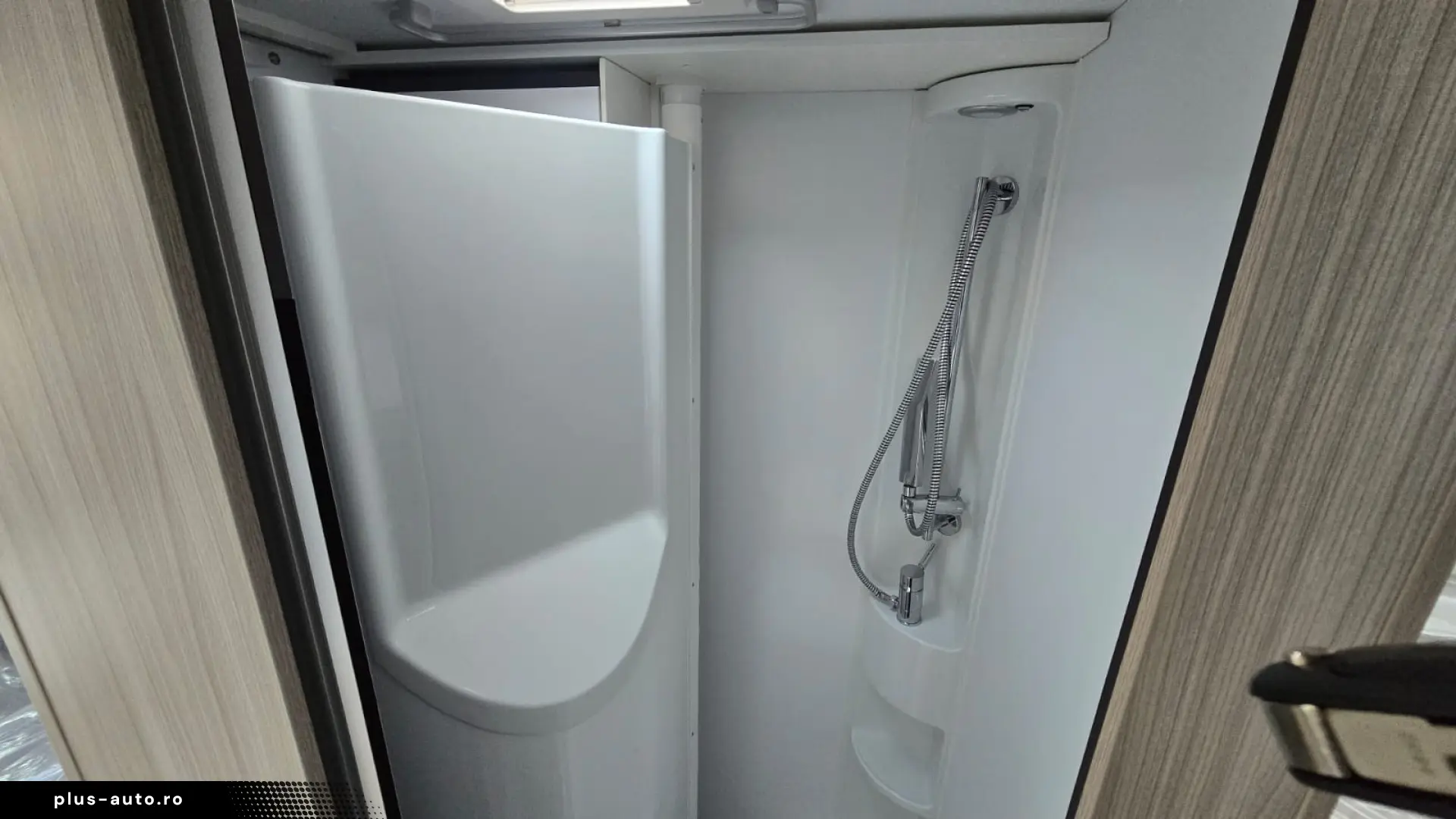 Autorulotă Adria Compact DL 60Y - 4 persoane