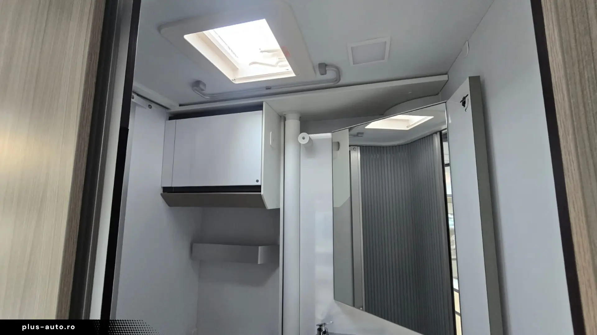 Autorulotă Adria Compact DL 60Y - 4 persoane