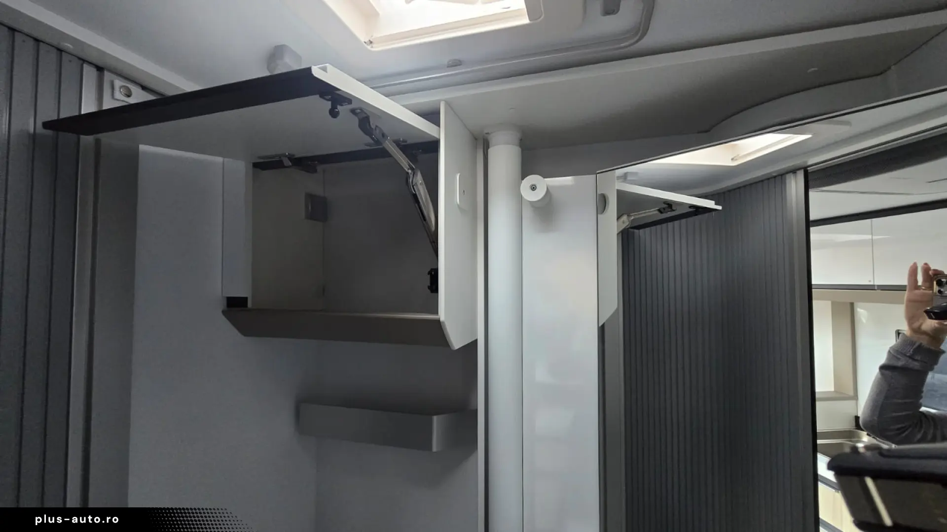 Autorulotă Adria Compact DL 60Y - 4 persoane