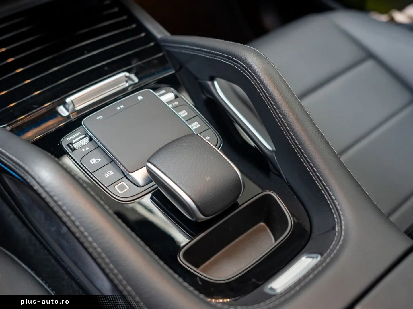 MERCEDES-BENZ GLE 2025 — imagine 11