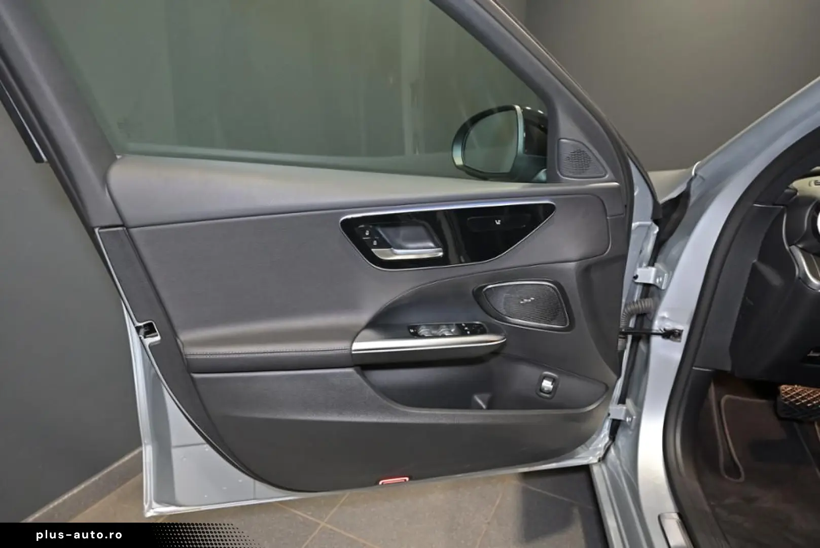 MERCEDES-BENZ C 200 KAMERA NAVI DIGI NIGHT