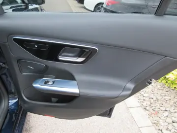 MERCEDES-BENZ C 200 Avantgarde 9G LED Navi 360  Nigh…