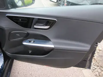 MERCEDES-BENZ C 200 Avantgarde 9G LED Navi 360  Nigh…
