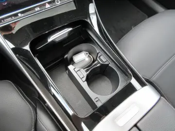 MERCEDES-BENZ C 200 Avantgarde 9G LED Navi 360  Nigh…