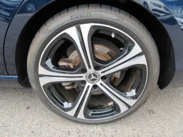 MERCEDES-BENZ C 200 Avantgarde 9G LED Navi 360  Nigh…