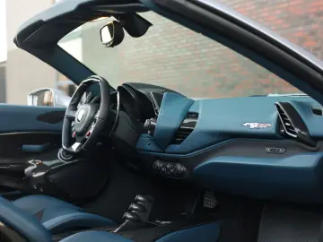 FERRARI 488 Pista Spider 3.9 V8   Warranty - Tailor Made