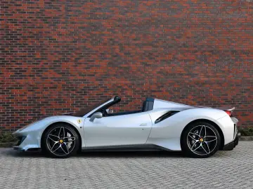 FERRARI 488 Pista Spider 3.9 V8   Warranty - Tailor Made