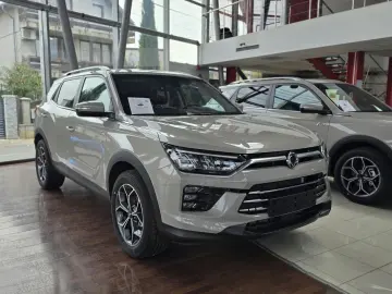 KGM Korando 1.5 GDI-T 163 CP Automată SMART - Latte Greige