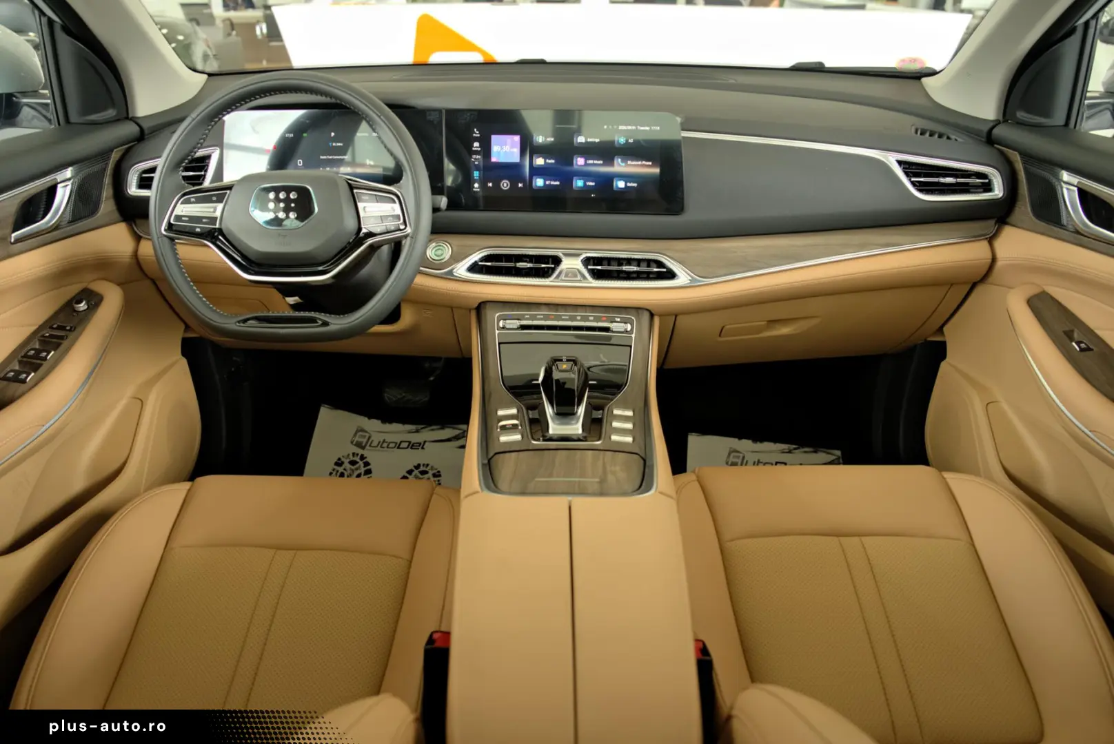 DFSK E5 1.5 2WD 176CP PHEV 7 locuri