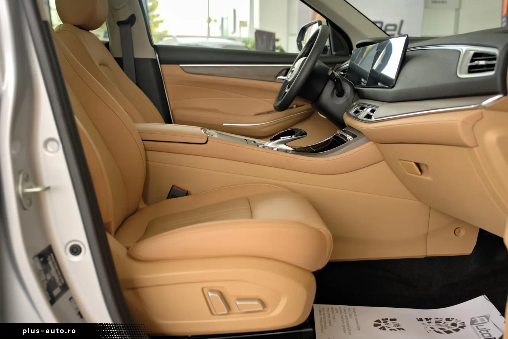 DFSK E5 1.5 2WD 176CP PHEV 7 locuri