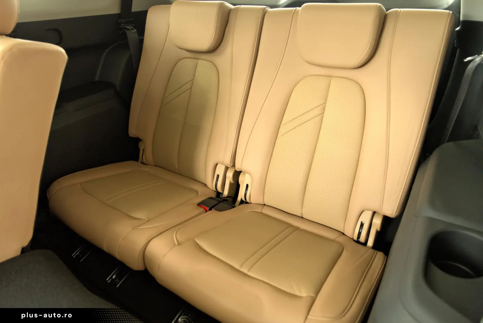 DFSK E5 1.5 2WD 176CP PHEV 7 locuri