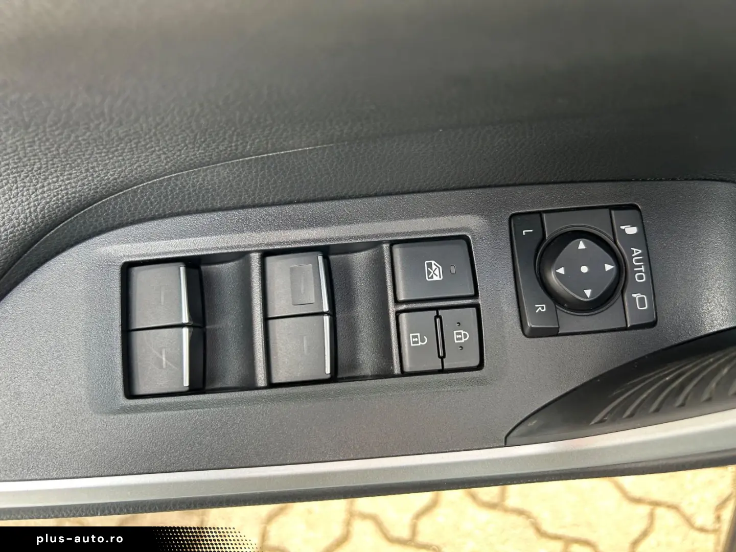 TOYOTA RAV4 Hybrid 4x4 Style