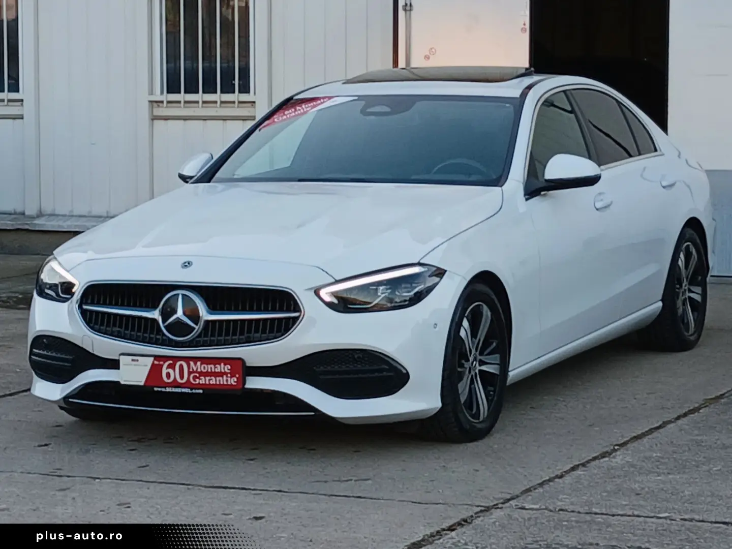 MERCEDES-BENZ C200 F Schiebedach_Ambiente_Rückfahrkam_MBUX_