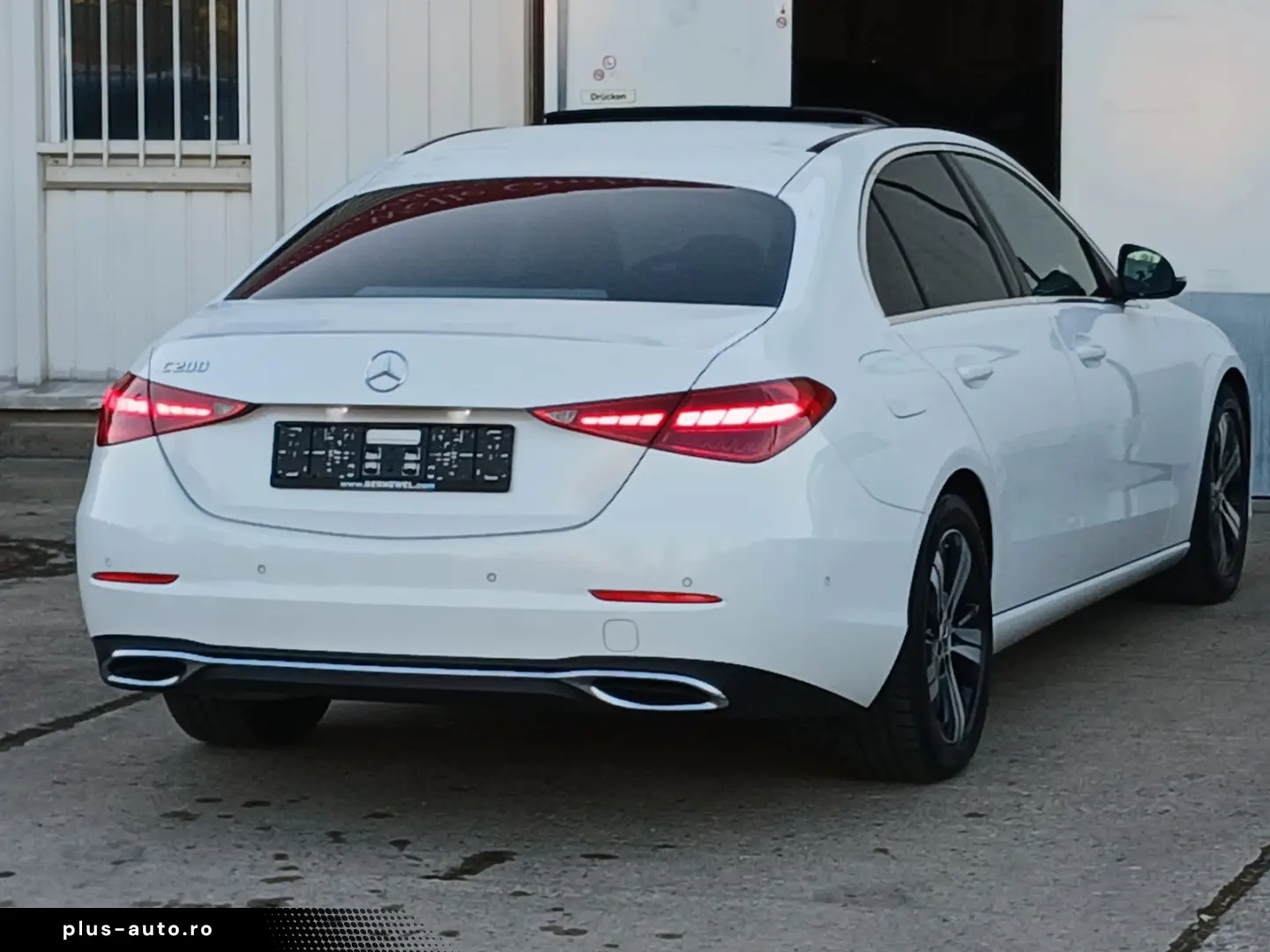 MERCEDES-BENZ C200 F Schiebedach_Ambiente_Rückfahrkam_MBUX_