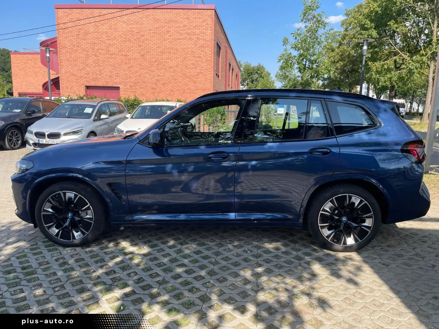 BMW iX3 2023 — imagine 3