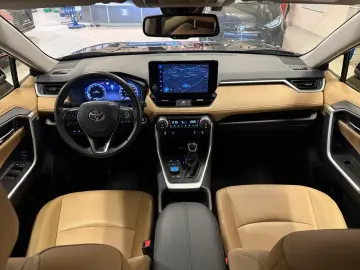 TOYOTA RAV 4 EXECUTIVE-4x4