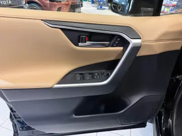 TOYOTA RAV 4 EXECUTIVE-4x4