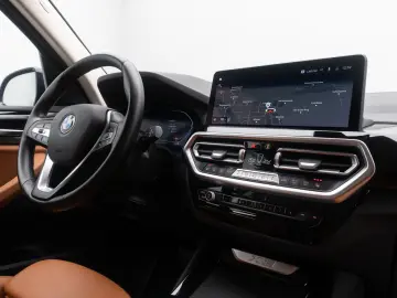 BMW X3 xD30i AHK Kamera DAB Komfort Memory Leder 19