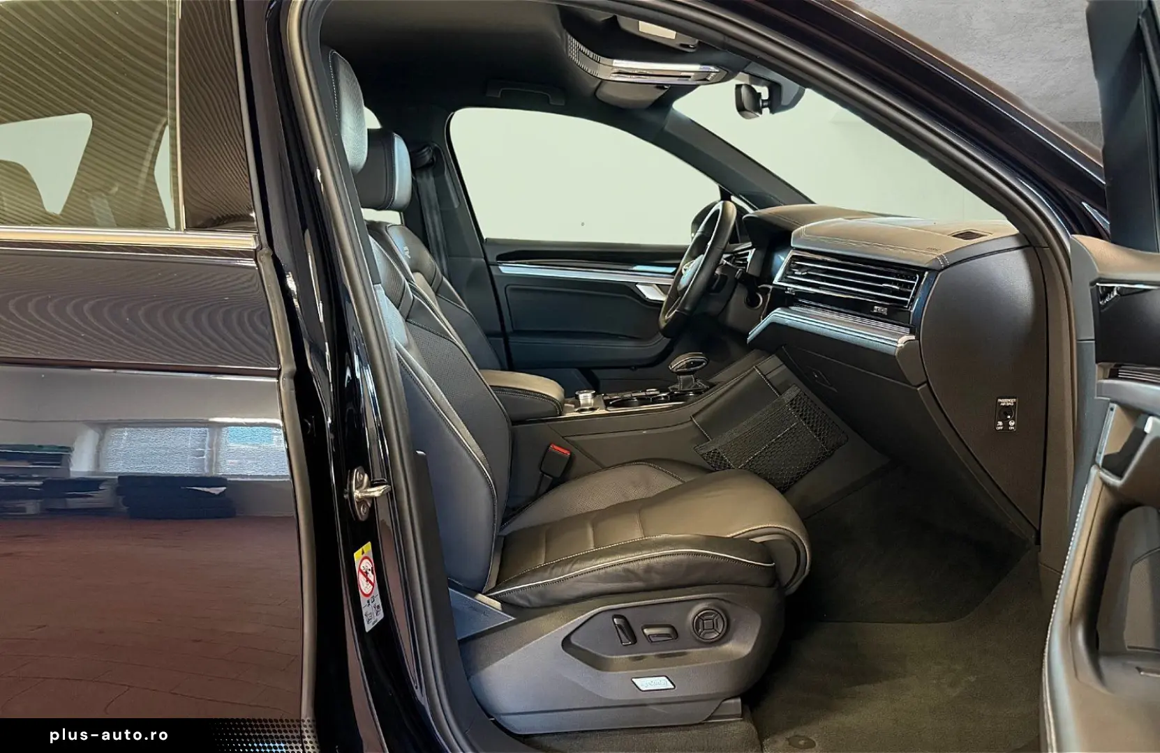 VW Touareg 3.0 TDI V6 R-Line