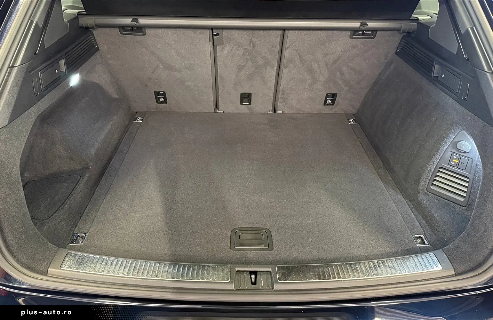 VW Touareg 3.0 TDI V6 R-Line