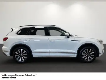 VW Touareg Elegance 3.0 TDI 4Motion DSG Pano