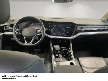 VW Touareg Elegance 3.0 TDI 4Motion DSG Pano