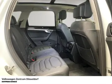 VW Touareg Elegance 3.0 TDI 4Motion DSG Pano