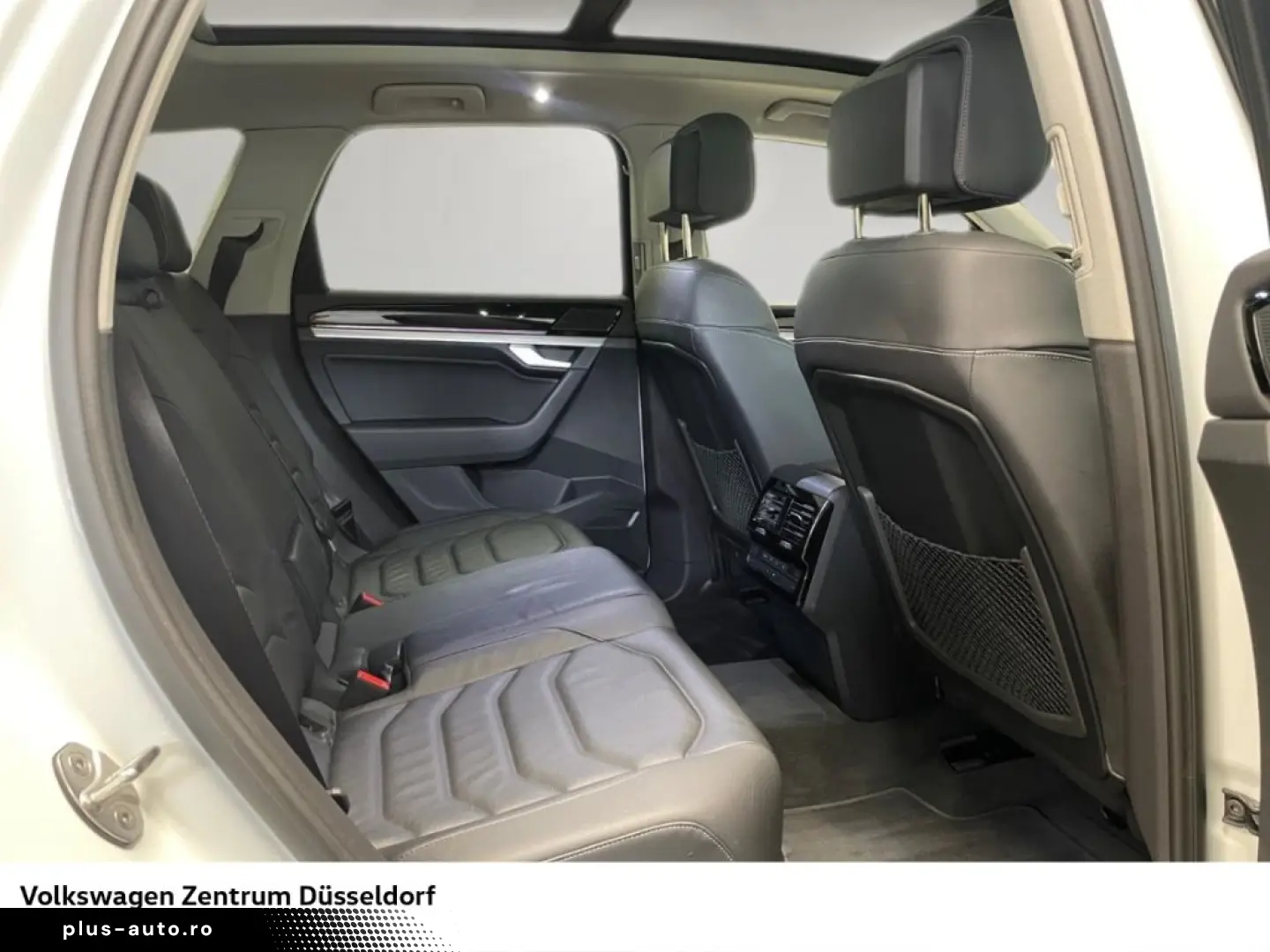 VW Touareg Elegance 3.0 TDI 4Motion DSG Pano