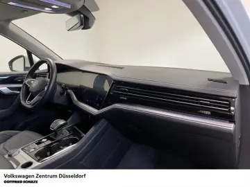 VW Touareg Elegance 3.0 TDI 4Motion DSG Pano