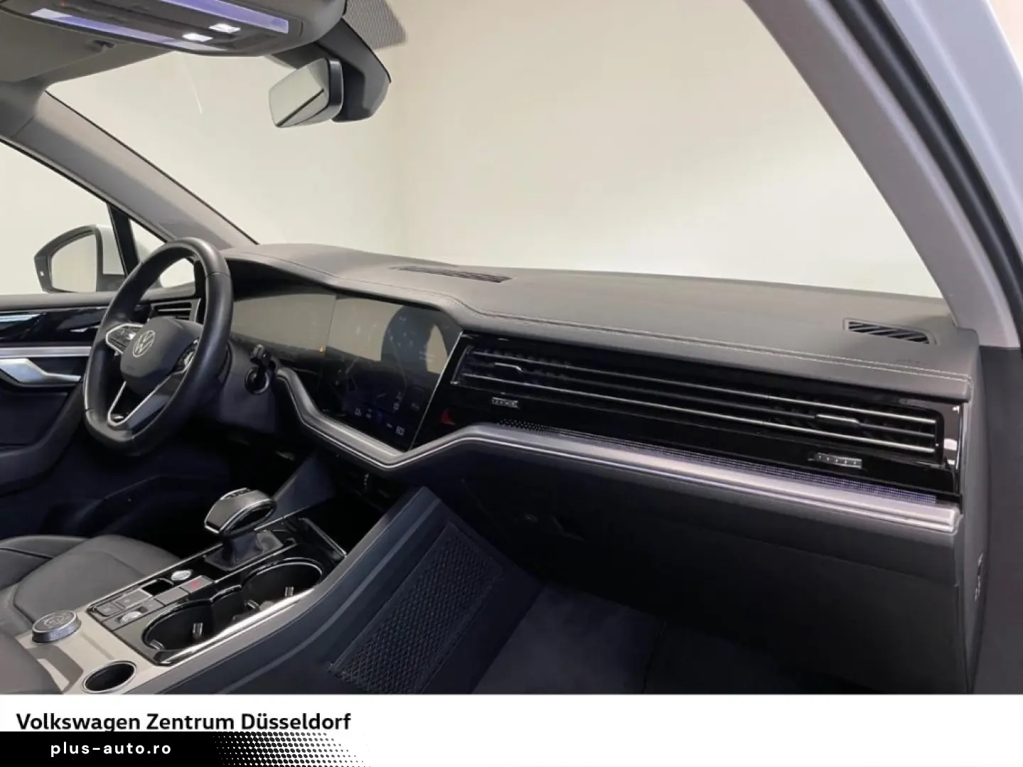 VW Touareg Elegance 3.0 TDI 4Motion DSG Pano