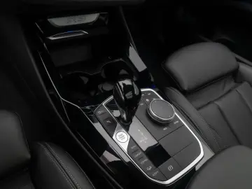 BMW X3 xD30i  DAB Kamera HiFi AHK Panorama Laser 19